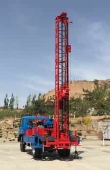 Het Compacte Vrachtwagen Opgezette Boorgat die van Ce Rig Machine 100m 150m 200m 300M 400M boren