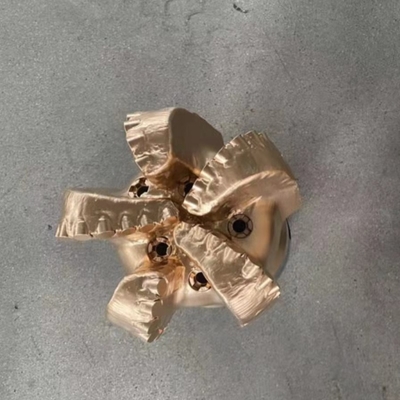 8-1/2&quot; IADC M323 olieput PDC boorgat met matrix lichaam voor harde rots