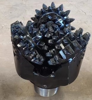 Api Standaard Tricone Roller Bit 14 3 / 4'' Iadc 127 Stalen tand