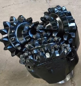Api Standaard Tricone Roller Bit 14 3 / 4'' Iadc 127 Stalen tand