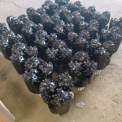 Mijnbouwboorput boren Tricone Rock Bit 200mm Iadc 545 Hoog prestatie