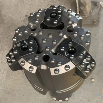 DTH-boren met hamer en bit met legeringsstaal voor gaten van 100-150 mm
