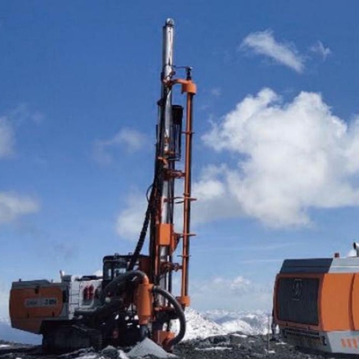 Hoog efficiënte traceerbare crawler-blaasgat geïntegreerde DTH-oppervlakteboormachines