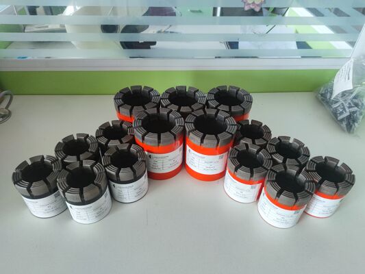 Volledige Specificatie BQ/NQ/HQ/PQ Wireline Kernboorkoppen met Diamant met Lange Levensduur voor Mijnbouwexploratie