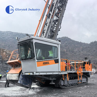 R880L Oppervlakte geïntegreerde Tricone Rotary Mining Drilling Rig Geschikt voor gaten met een diameter van 150-230 mm en boorddiepte tot 54 m